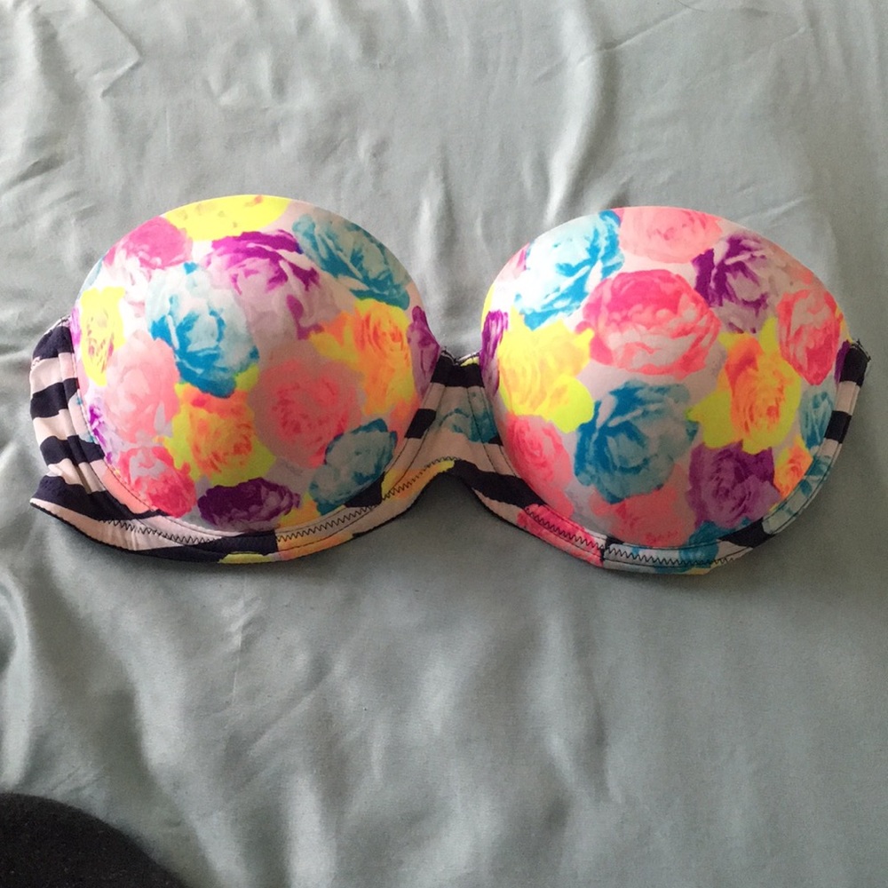 VS strapless bra 32D